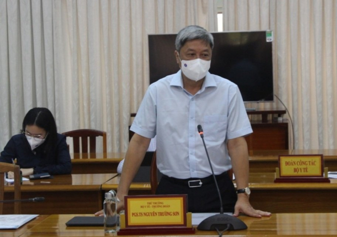 Thứ trưởng Nguyễn Trường Sơn phát biểu tại cuộc họp.