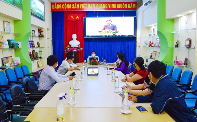 Trung tâm xúc tiến Thương mại và Đầu tư An Giang tham dự lễ khai mạc triển lãm với hình thức trực tuyến. Ảnh Báo An Giang