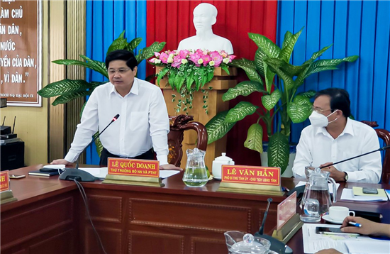 Thứ trưởng Bộ Nông nghiệp và Phát triển nông thôn Lê Quốc Doanh phát biểu tại buổi làm việc. Ảnh Cổng TTĐT Trà Vinh.
