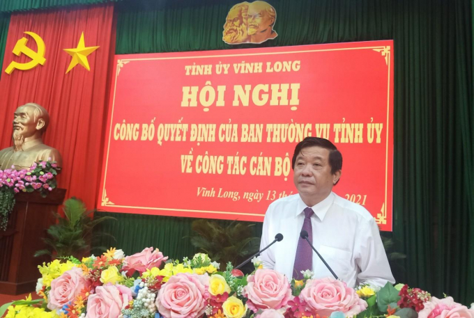 Ủy viên Trung ương Đảng, Bí thư Tỉnh ủy Bùi Văn Nghiêm phát biểu chúc mừng các đồng chí vừa nhận quyết định.