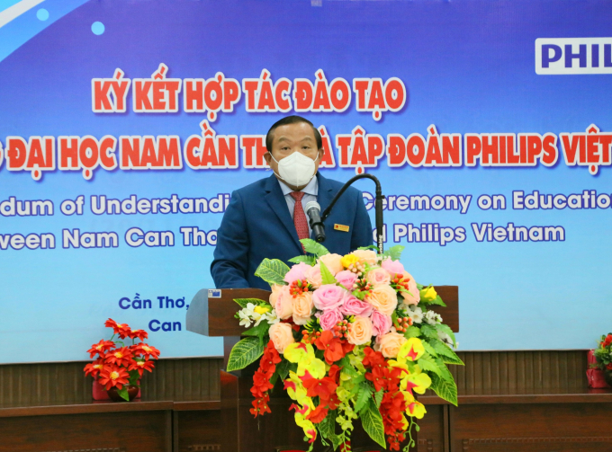 TS.LS. Nguyễn Tiến Dũng, Chủ tịch Hội đồng trường Đại học Nam Cần Thơ phát biểu tại buổi lễ ký bản ghi nhớ hợp tác.