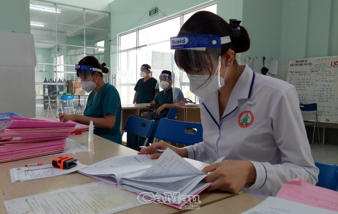 UBND tỉnh Cà Mau mong muốn được chi viện thêm nguồn nhân lực hỗ trợ điều trị trường hợp nhiễm SARS- CoV-2 (F0) tầng 2 và 3.