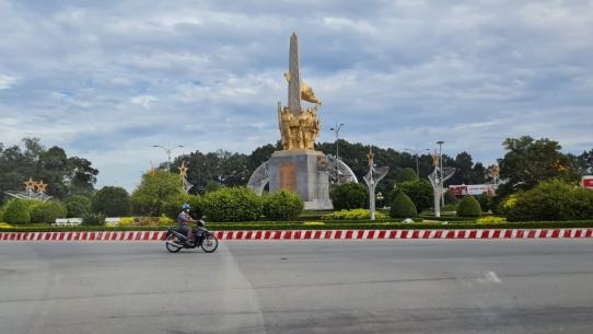 Tỉnh Trà Vinh ban hành nghị quyết không thu học phí năm học 2021 - 2022 nhằm chia sẻ khó khăn với phụ huynh, học sinh và người dân do ảnh hưởng bởi dịch bệnh Covid-19. Ảnh: Quang Lợi.