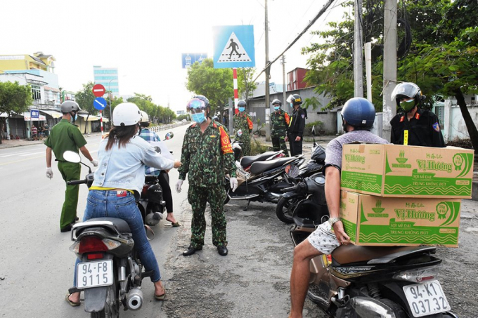 LLVT tỉnh tham gia quản lý địa bàn trong thời gian phong tỏa TP. Bạc Liêu. Ảnh: T.Đ