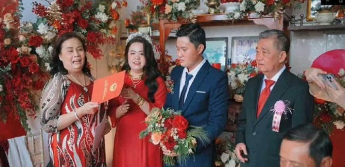 Màn trao của hồi môn khiến nhiều người trầm trồ.