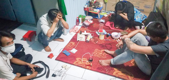 Các đối tượng cùng tang vật. Ảnh CACC