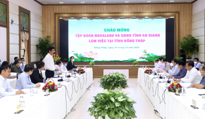 Ông Bùi Thành Nhơn - Chủ tịch Tập đoàn Nova trình bày ý tưởng đại Dự án. Ảnh: dongthap.gov