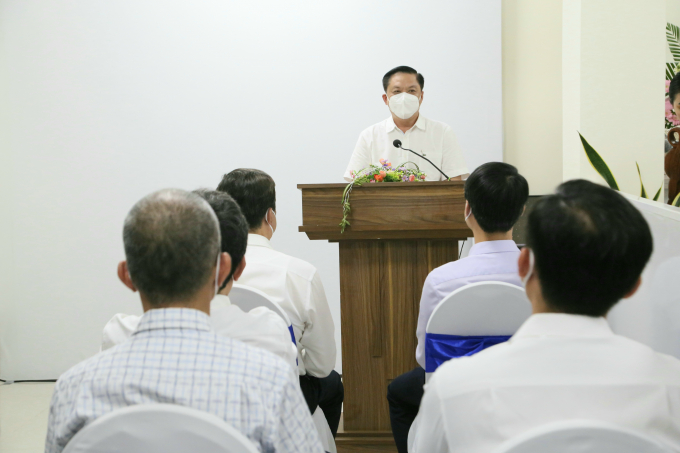 Ông Dương Tấn Hiển - Phó Chủ tịch Thường trực UBND TP Cần Thơ phát biểu và ghi nhận những nỗ lực, đóng góp của VPĐD Tạp chí GĐVN tại TP Cần Thơ.