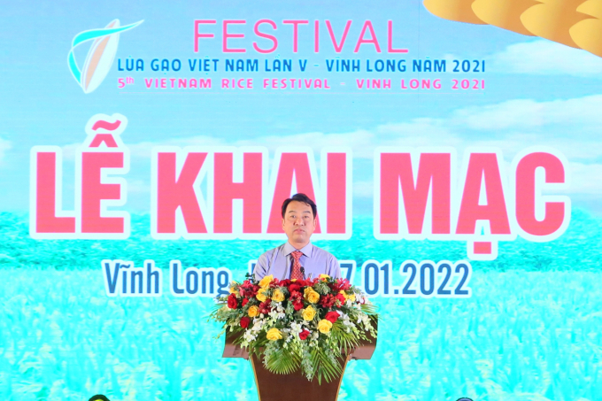 Ông Lữ Quang Ngời - Phó Bí thư Tỉnh ủy, Chủ tịch Ủy ban nhân dân tỉnh Vĩnh Long phát biểu tại lễ khai mạc.