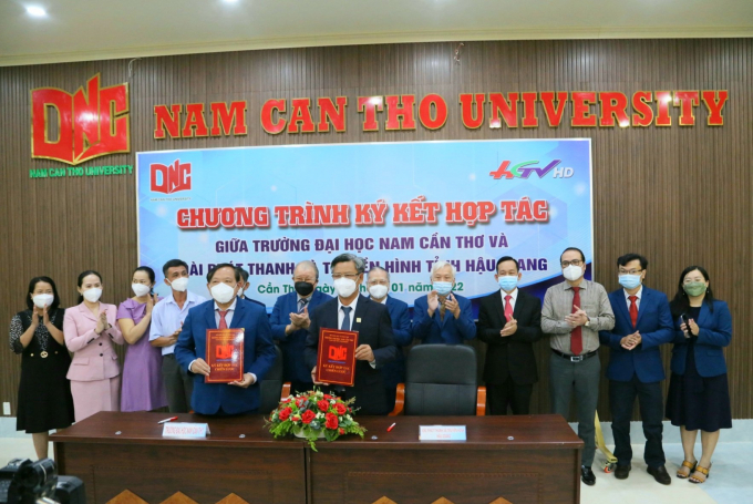 Trường đại học Nam Cần Thơ và Đài phát thanh - Truyền hình tỉnh Hậu Giang ký kết hợp tác chiến lược.