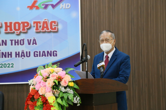 Tiến sĩ Nguyễn Văn Quang – Hiệu trưởng Trường Đại học Nam Cần Thơ phát biểu tại lễ ký kết.