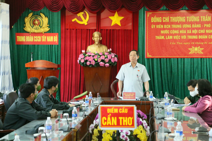 Thượng tướng Trần Quang Phương, Ủy viên Trung ương Đảng, Phó Chủ tịch Quốc hội phát biểu tại buổi làm việc.