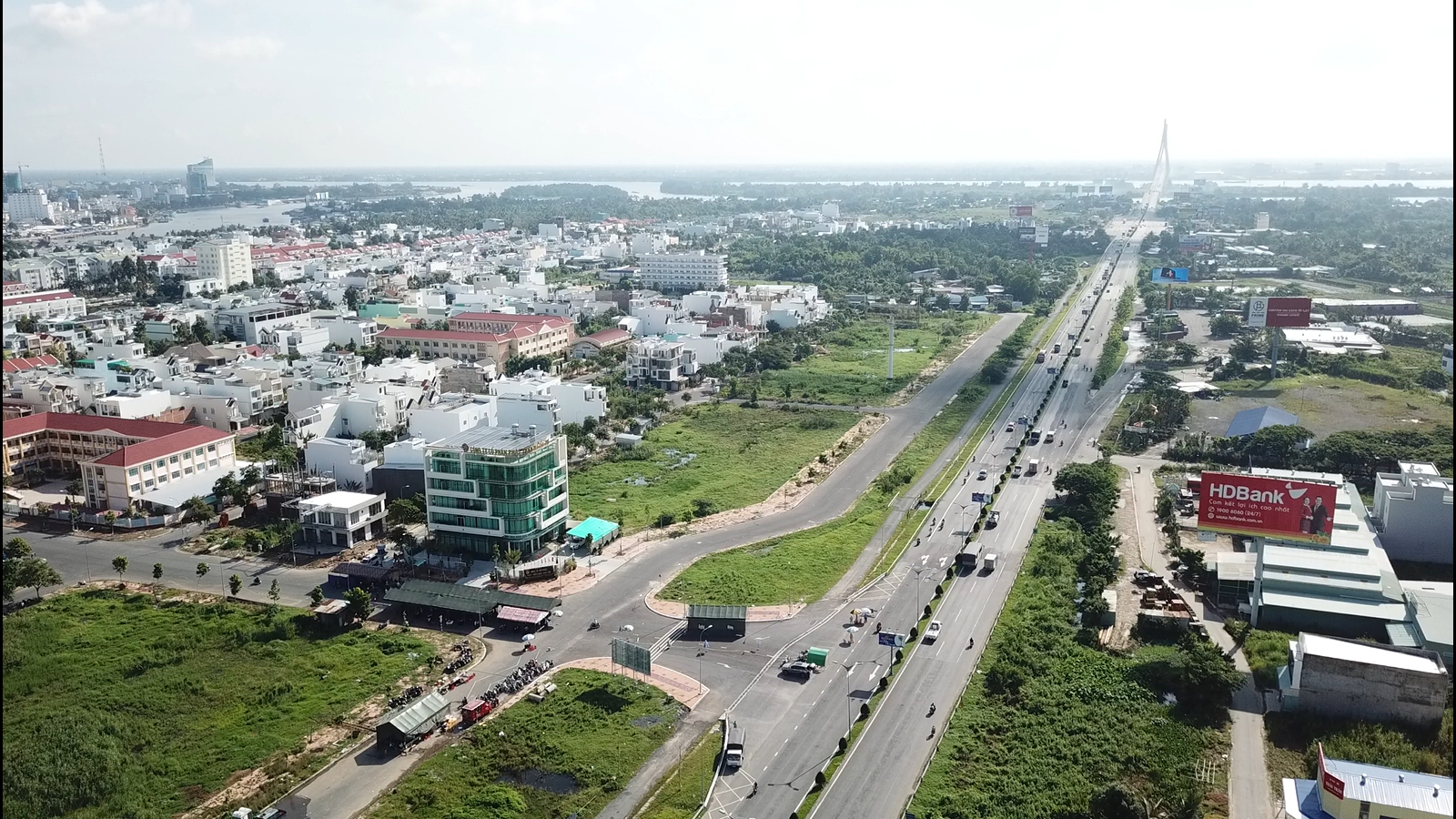 Đối với công dân của Cần Thơ đang làm ăn ở các tỉnh, thành trở về quê ăn tết chỉ cần thực hiện 5K, test nhanh và báo với y tế địa phương.