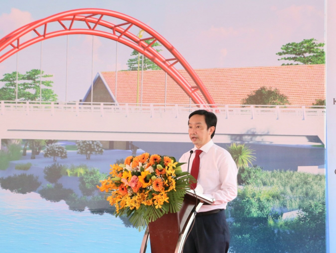 Ông Lê Tiến Dũng - Giám đốc Sở Giao thông Vận tải TP. Cần Thơ phát biểu tại lễ khởi công