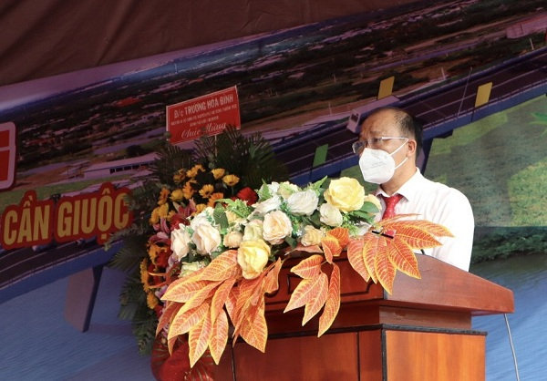 Chủ tịch UBND huyện Cần Giuộc - Nguyễn Anh Đức phát biểu tại buổi Lễ, Ảnh: Báo Long An.