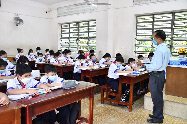 Trẻ mầm non và học sinh tiểu học trở lại trường học trực tiếp kể từ ngày 14/2. Ảnh longangov.