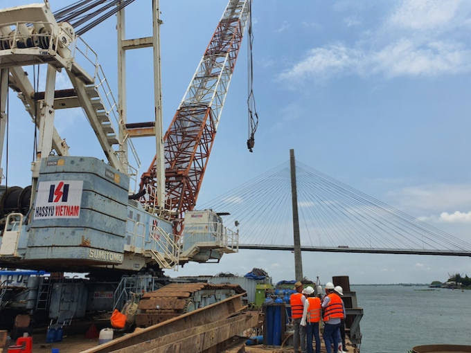 Thi công xây dựng cầu Mỹ Thuận 2. Ảnh: Trung Chánh