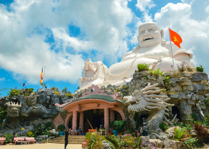 Núi Cấm là một trong những địa điểm thu hút nhiều khách du lịch đến trong dịp Tết Nguyên đán 2022. Ảnh: thamhiemmekong.