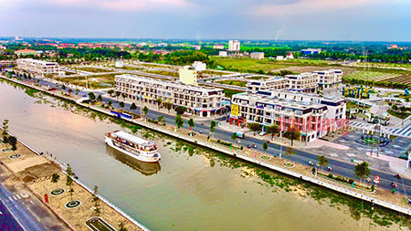 Tàu du lịch Xà No là sản phẩm dịch vụ du lịch độc đáo miền sông nước, là điểm nhấn khác biệt cho du lịch của Hậu Giang.