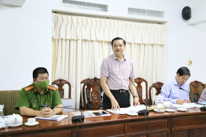 Ông Dương Tấn Hiển - Phó Chủ tịch thường trực UBND thành phố, Trưởng Ban tổ chức các ngày lễ, kỷ niệm TP. Cần Thơ phát biểu chỉ đạo tại cuộc họp.