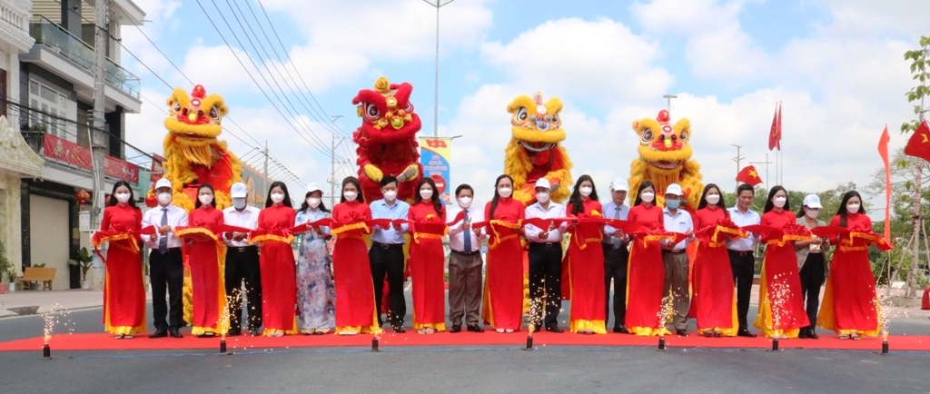 Toàn cảnh cắt băng khánh thành dự án đầu tư nâng cấp quốc lộ 30 đoạn Cao Lãnh -Hồng Ngự (giai đoạn 2).