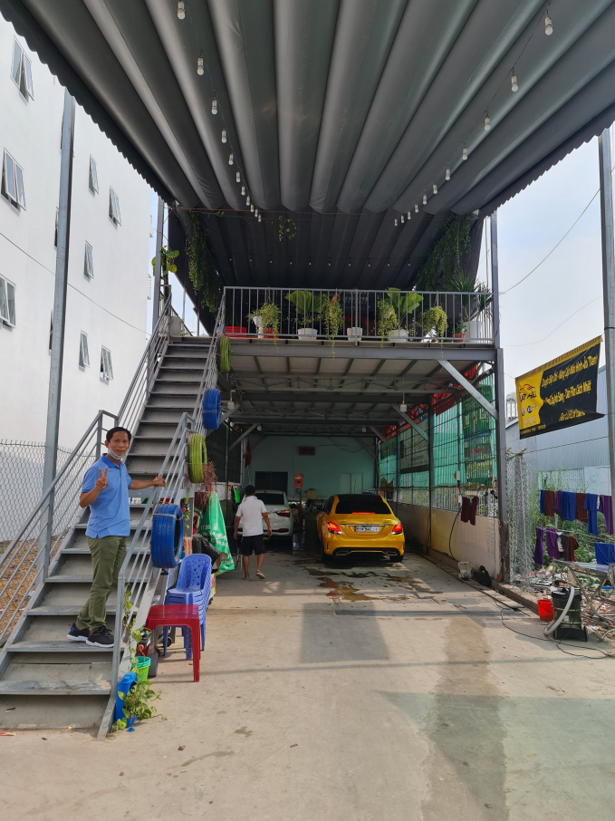 Mô hình tiệm rửa xe kết hợp quán cà phê phía trên rất hiệu quả của Huỳnh Tấn Hùng.