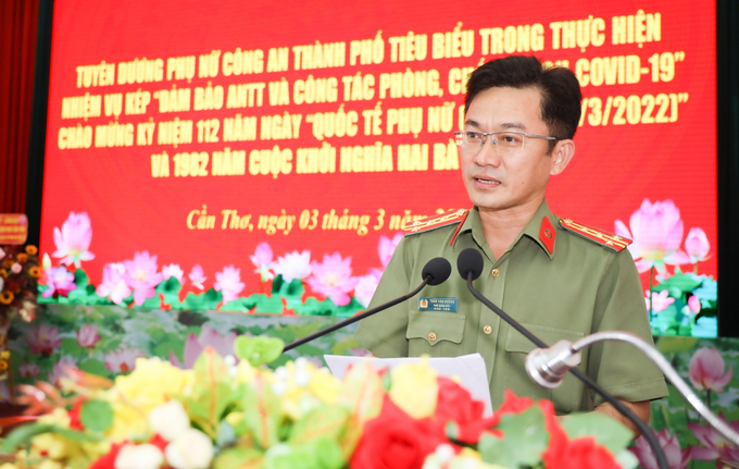 Đại tá Trần Văn Dương - Phó Giám đốc Công an thành phố phát biểu chỉ đạo tại buổi tuyên dương