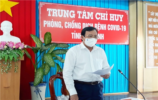 Chủ tịch UBND tỉnh Lê Văn Hẳn phát biểu kết luận cuộc họp. Ảnh travinhgov.