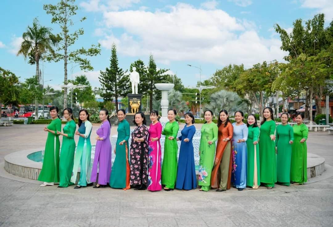 Hội Liên hiệp Phụ nữ quận Ô Môn tham gia hưởng ứng sự kiện “Tuần lễ Áo dài - Di sản Văn hóa Việt Nam” do Trung ương Hội Phụ nữ Việt Nam tổ chức.