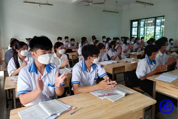 Một tiết học của học sinh lớp 10 Trường THCS - THPT Ngô Văn Nhạc, huyện Cái Bè. Ảnh: tiengianggov.