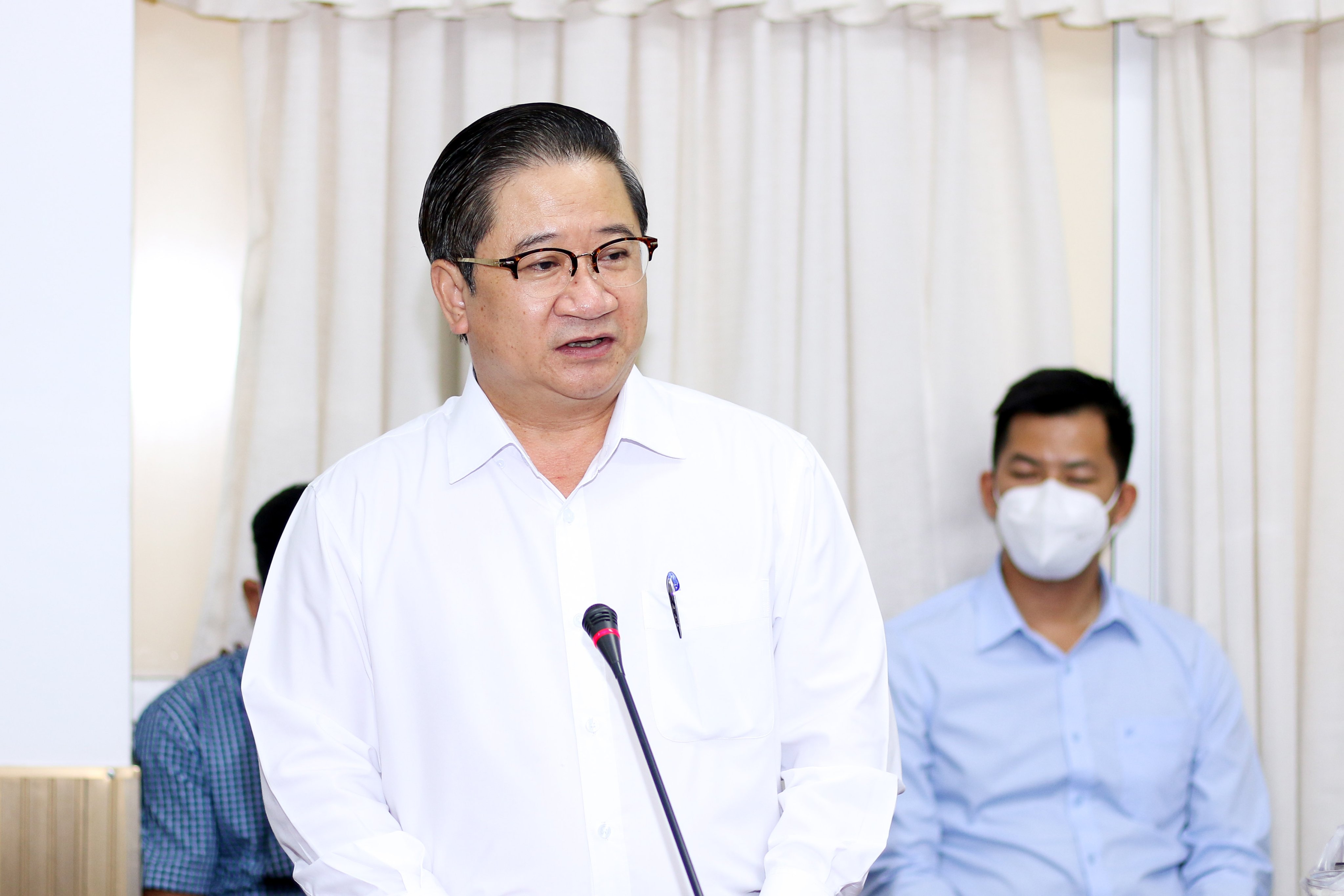 Ông Trần Việt Trường – Phó Bí thư Thành ủy, Chủ tịch UBND TP. Cần Thơ phát biểu tại buổi trao quyết định điều động, bổ nhiệm.
