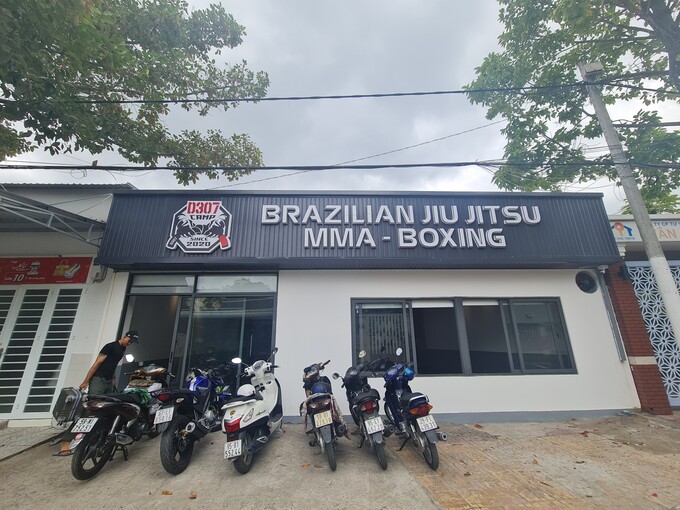 Trung tâm võ thuật Jujitsu đầu tiên ở khu vực ĐBSCL đã ra mắt ở ngay trung tâm TP Cần Thơ. Trung tâm tọa lạc tại đường Nguyễn Bình (đối diện SVĐ Cần Thơ) Q. Ninh Kiều, TP Cần Thơ.