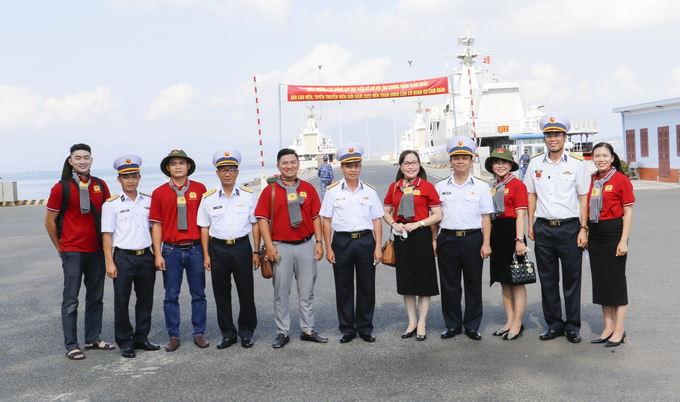Đoàn Đảng bộ Thành phố Cần Thơ ghé thăm cán bộ, chiến sĩ Lữ đoàn Tàu chiến 162, Lữ đoàn Tàu ngầm 189, Vùng 4 Hải quân và Cảng quốc tế Cam Ranh.