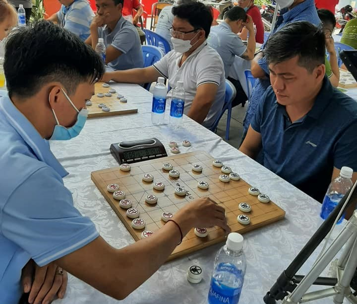 Nam phương công tử Lại Lý Huynh (áo xanh đậm) là một trong những ứng cử viên nặng ký cho chức vô địch cá nhân của giải đấu này.