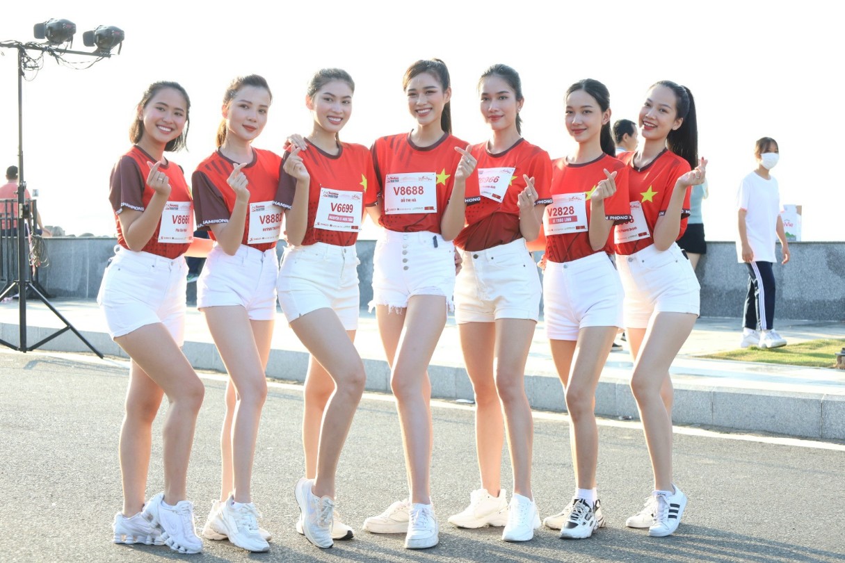 Các Hoa hậu, Á hậu và người đẹp tham dự Giải vô địch quốc gia Marathon và cự ly dài Báo Tiền Phong năm 2022.