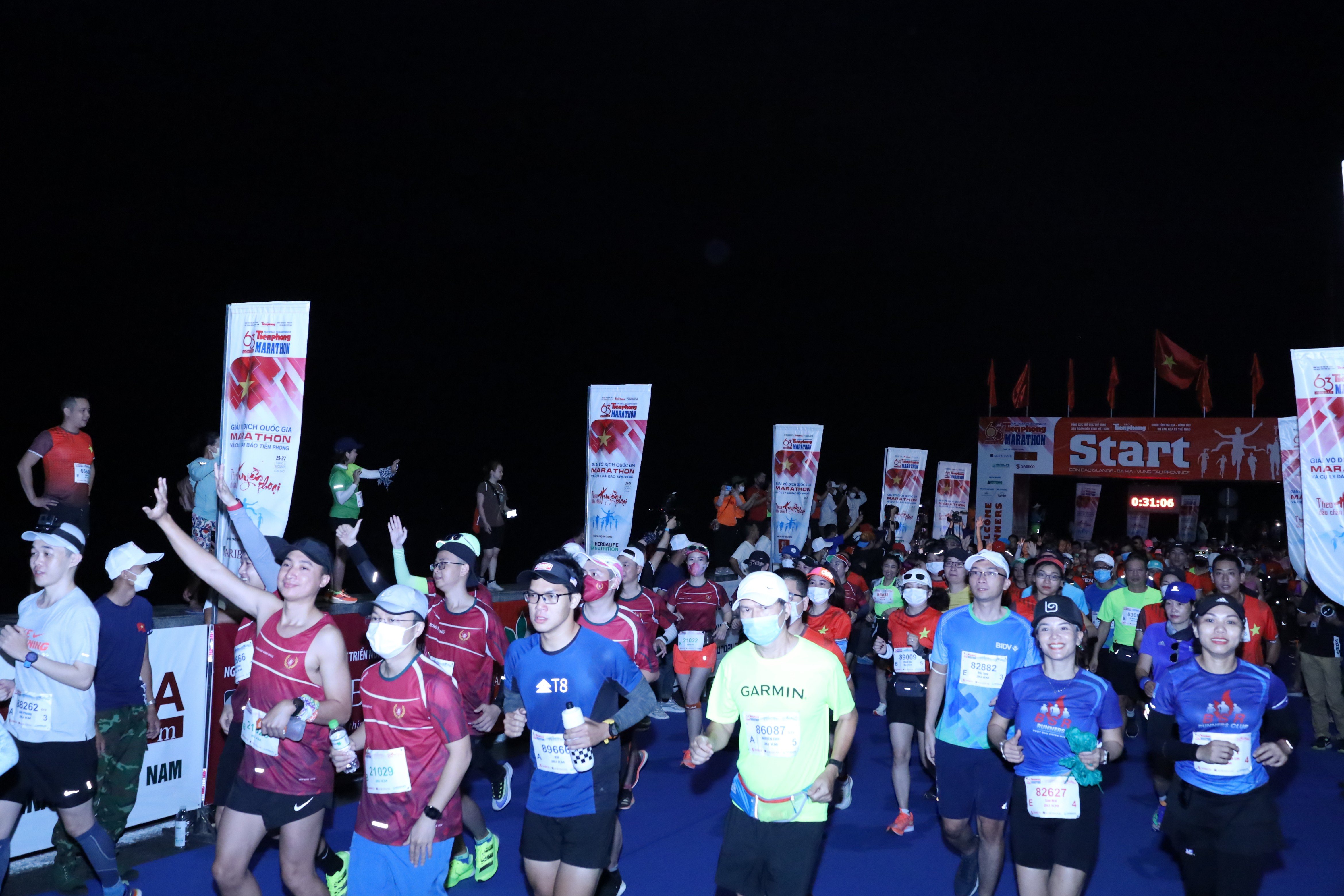 Có hơn 3.700 vận động viên tham dự Giải vô địch quốc gia Marathon và cự ly dài Báo Tiền Phong.