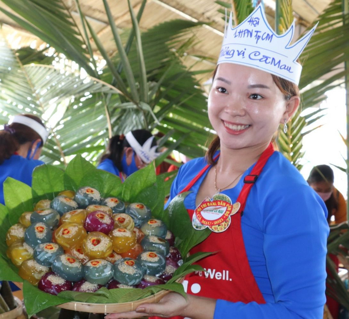 Ngày hội bánh dân gian Nam Bộ Cà Mau được tổ chức năm 2021. Ảnh: camaugov.