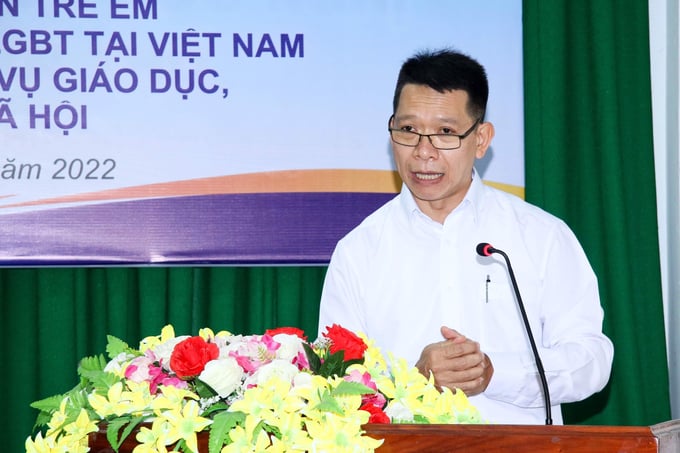 Ông Nguyễn Trọng Vũ Bình- Quản lý phía Nam của Tổ chức Cứu trợ trẻ em quốc tế tại Việt Nam phát biểu ý kiến tại lễ tổng kết.