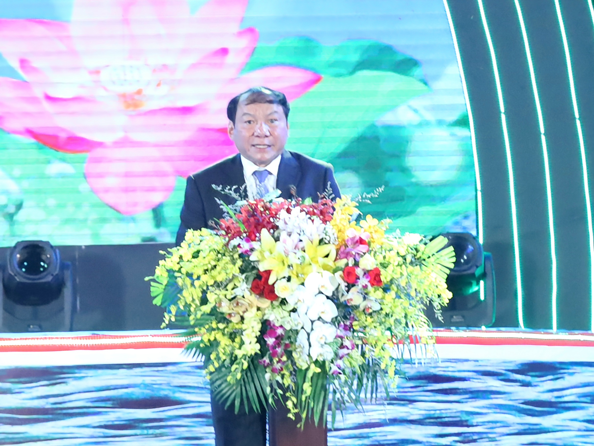 Ông Nguyễn Văn Hùng - Bộ trưởng Bộ Văn hóa, Thể thao và Du lịch phát biểu tại lễ khai mạc.