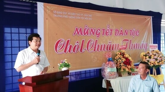 Ông Trần Thanh Bình - Giám đốc Sở GD&ĐT Cần Thơ phát biểu tại buổi họp mặt.