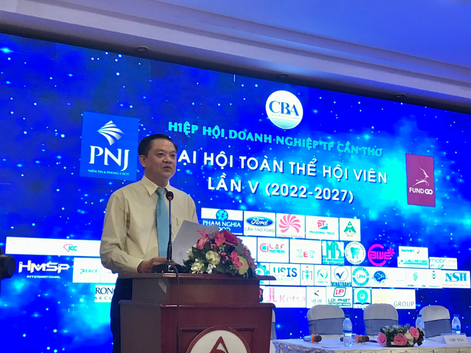 Ông Dương Tấn Hiển, Phó Chủ tịch thường trực UBND TP Cần Thơ phát biểu chúc mừng Đại hội.