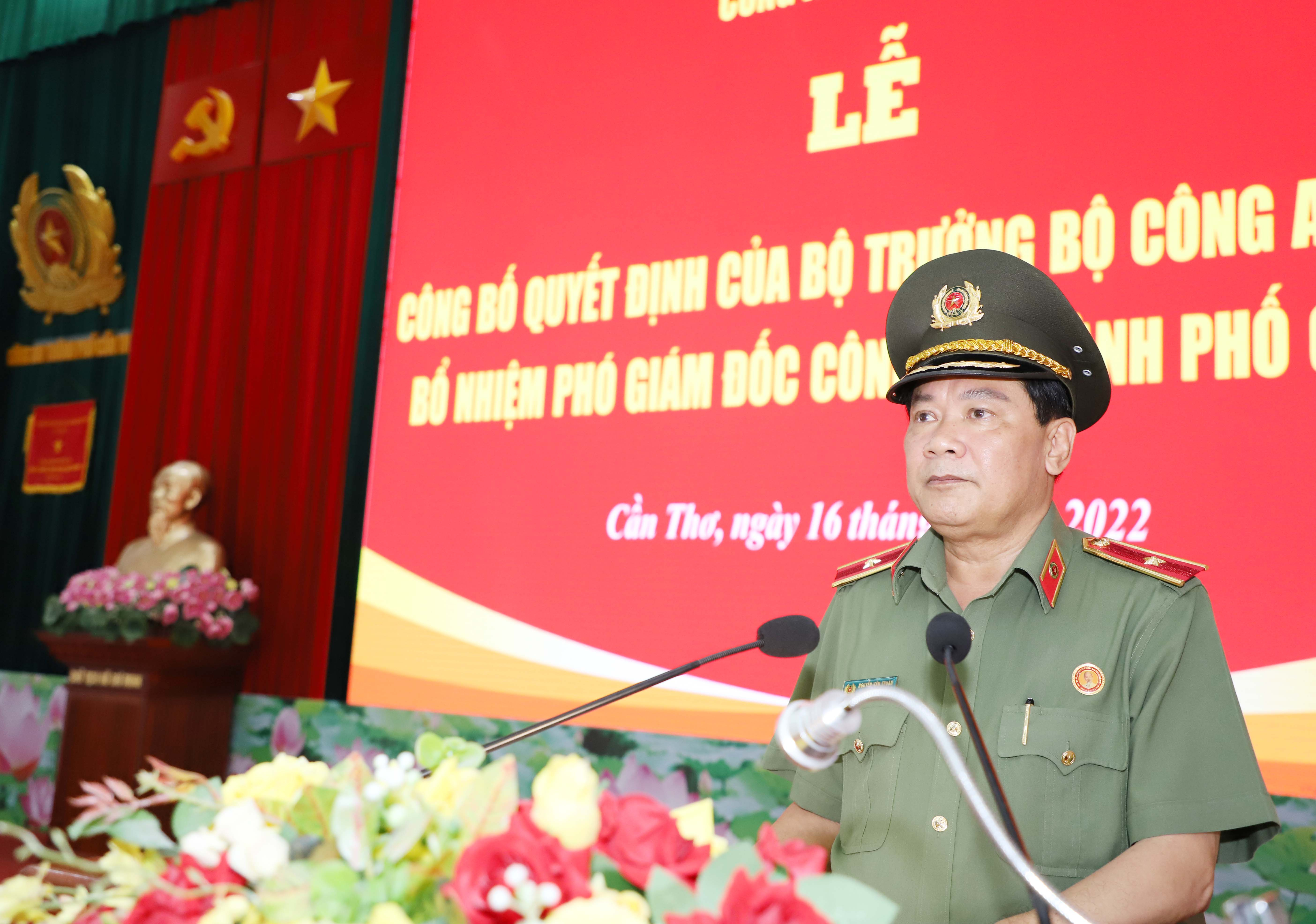 Thiếu tướng Nguyễn Văn Thuận - Giám đốc Công an TP Cần Thơ phát biểu tại buổi lễ.