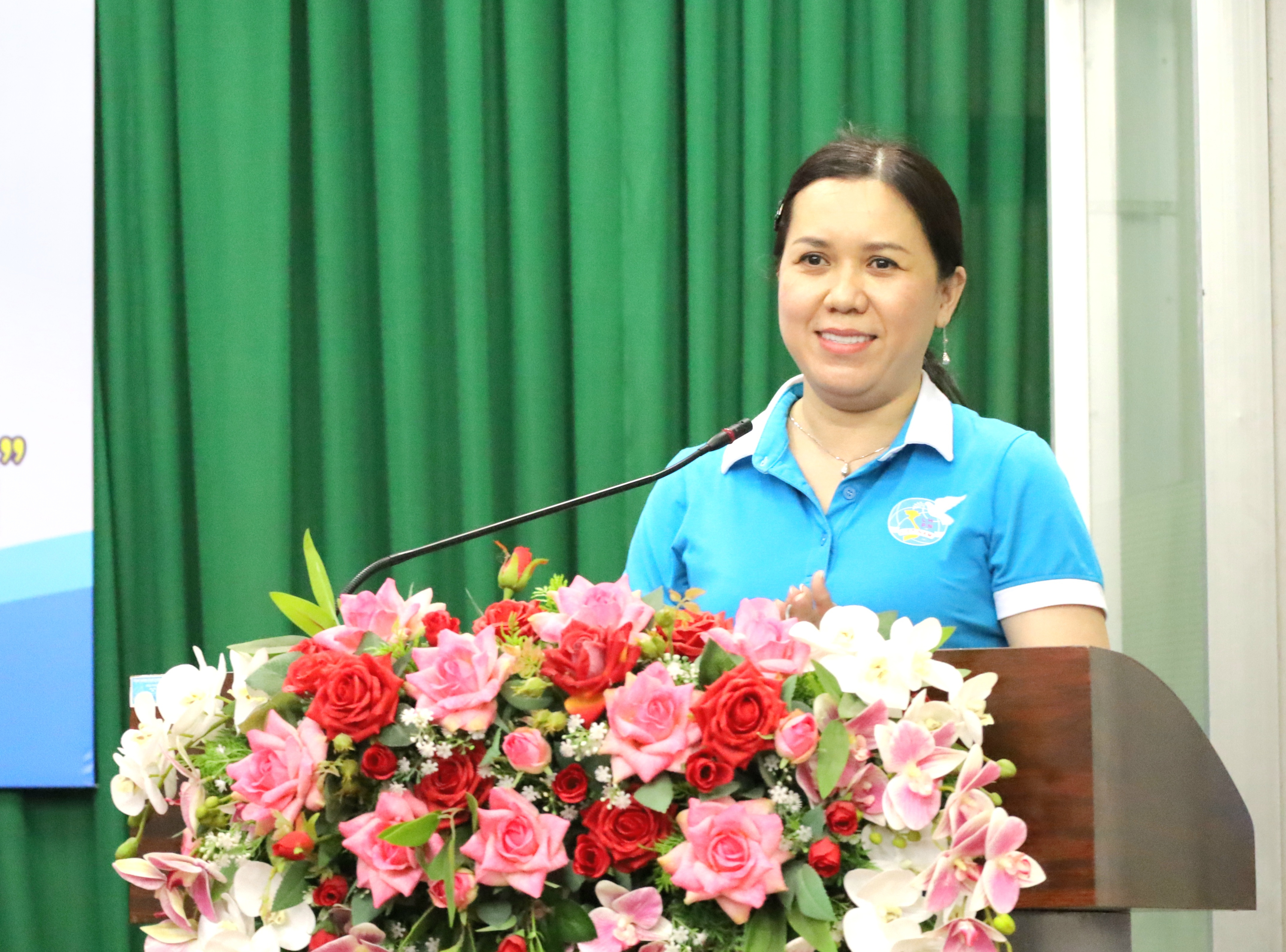 Bà Nguyễn Thị Hồng Nga - Chủ tịch Hội LHPN quận Ninh Kiều phát biểu chỉ đạo.