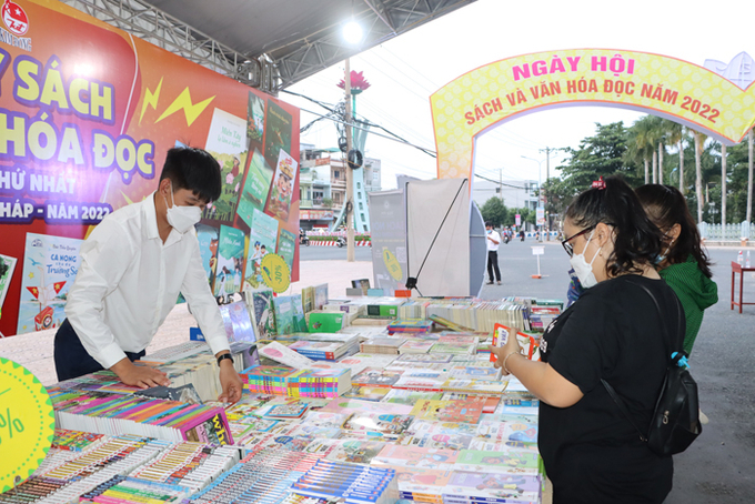 Ngày Sách và Văn hóa đọc lần thứ nhất tỉnh Đồng Tháp thu hút đông người tham gia. Ảnh: dongthapgov.