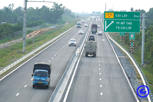 Cao tốc Trung Lương - Mỹ Thuận được đưa vào phục vụ lưu thông trong dịp Tết Nguyên đán năm 2022.