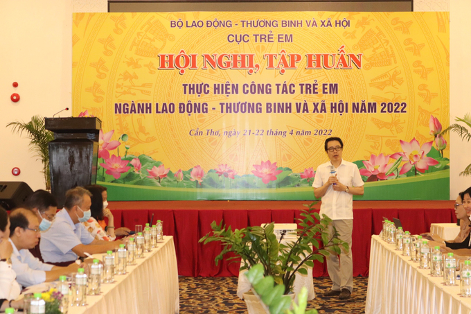Bà Trần Thị Xuân Mai - Ủy viên UBND, Giám đốc Sở LĐTBXH thành phố phát biểu chào mừng đại biểu các địa phương bạn về dự hội nghị, tập huấn.