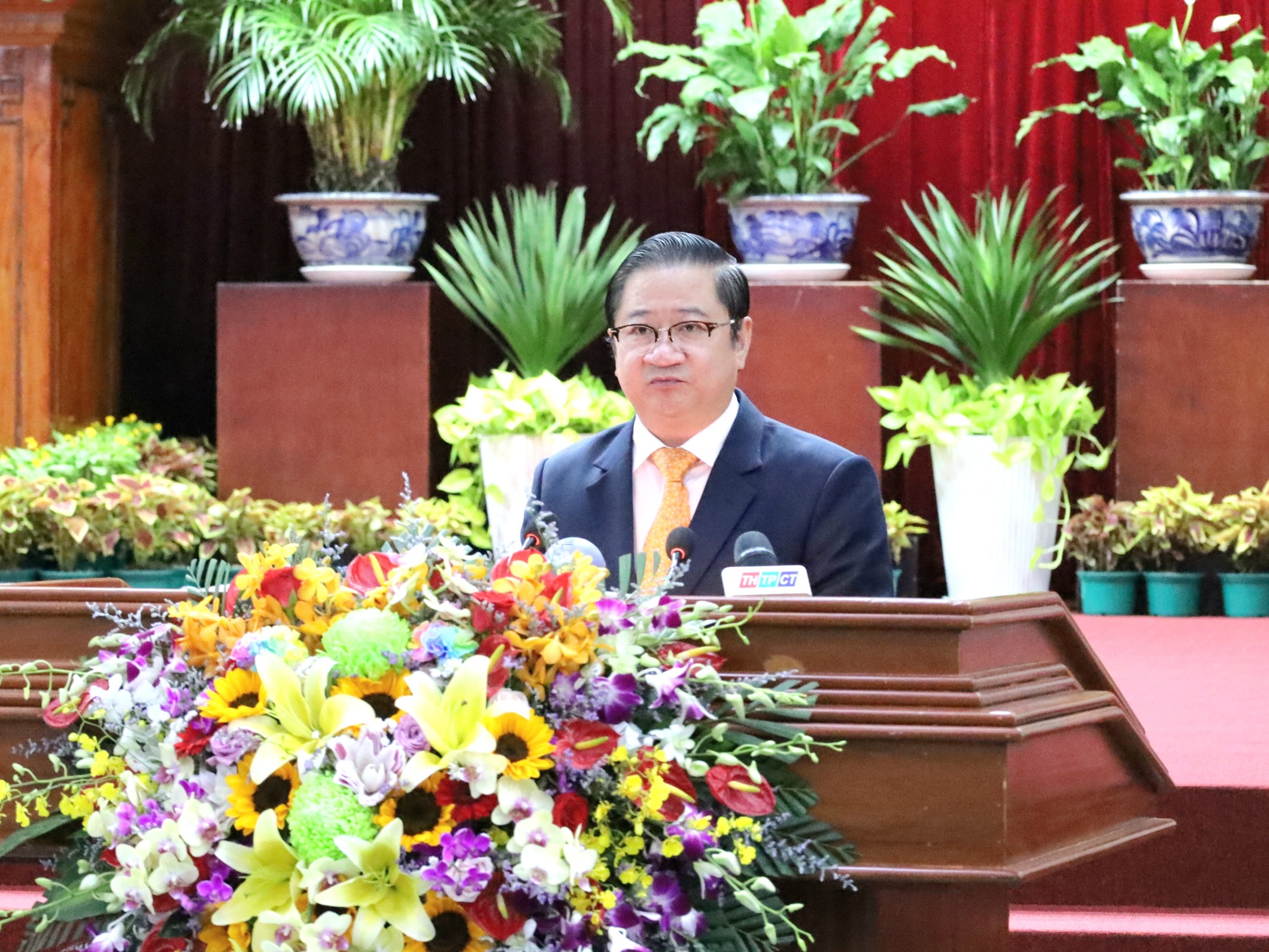 Ông Trần Việt Trường – Phó Bí thư Thành ủy, Chủ tịch UBND TP. Cần Thơ phát biểu tại buổi họp mặt.