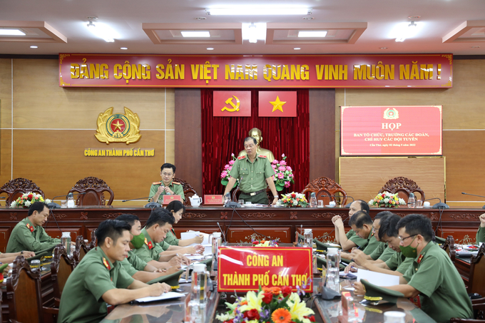 Thiếu tướng Lê Hồng Hiệp hướng dẫn, giải đáp thắc mắc, kiến nghị của các đội tuyển tham gia thi đấu