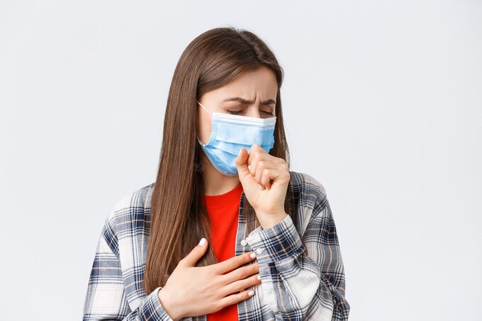 Khó thở, hụt hơi là triệu chứng dai dẳng và phổ biến ở bệnh nhân sau mắc Covid-19 (Ảnh minh họa)