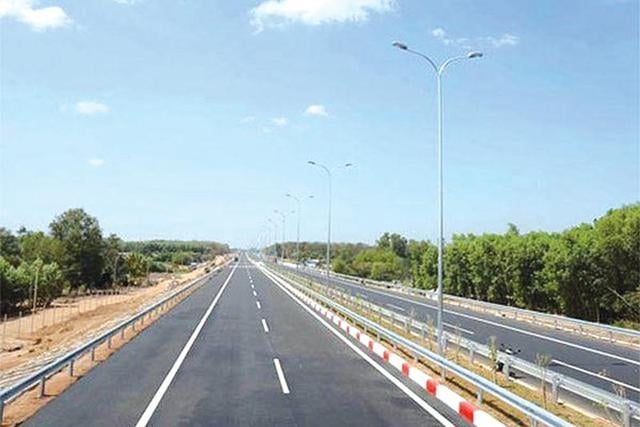 Bộ Giao thông vận tải hoàn thiện báo cáo Quốc hội về chủ trương đầu tư 3 dự án cao tốc. Ảnh: Chinhphu.vn